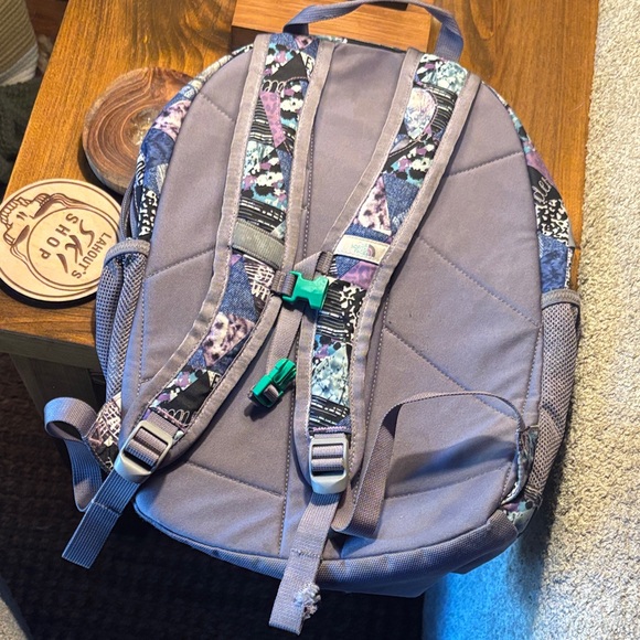 The North Face Purple and Black Geometric Backpack - Picture 7 of 14